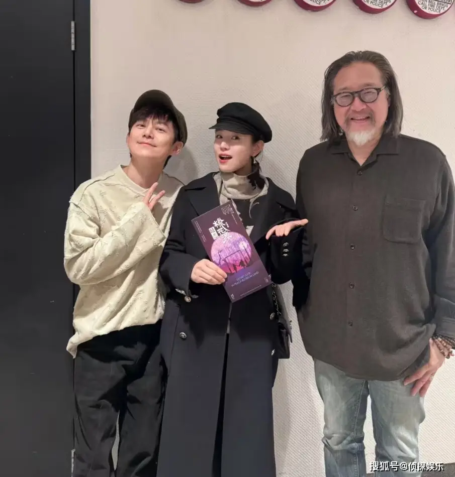 陈妍希官宣离婚后首晒照，脸小一圈瘦好多，状态美貌更胜从前