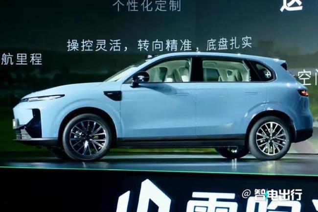 零跑B10预售10.98万元起 多款配置亮点纷呈