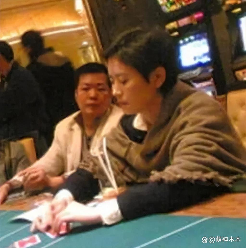 娱乐圈太多明星因为赌博毁一生！底层小咖都要赌，一夜就输20万