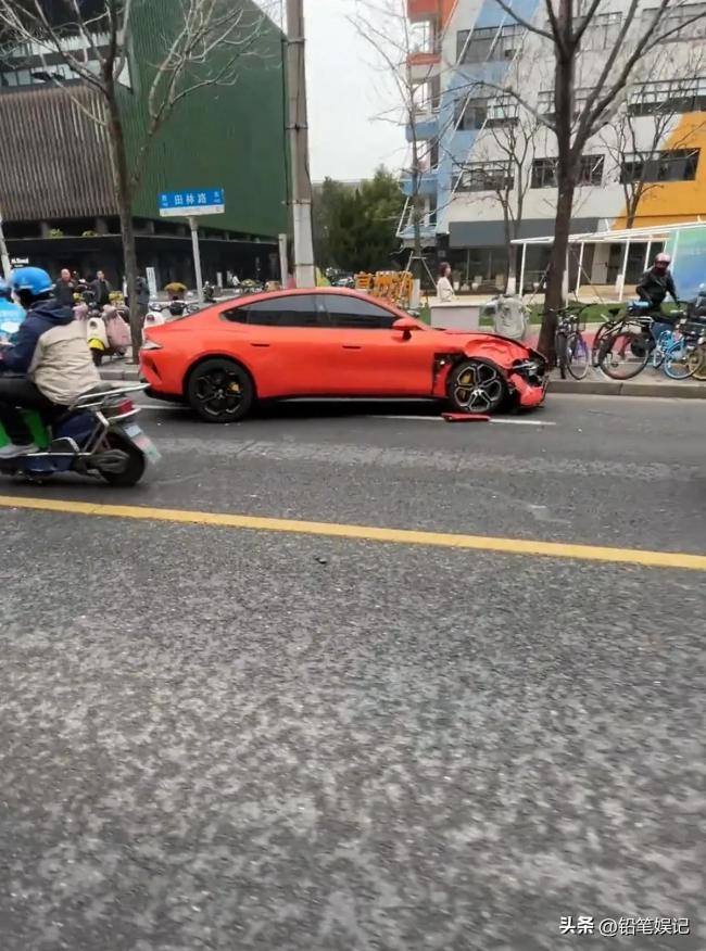 沃尔沃与小米汽车发生相撞事故 王牌对王牌较量