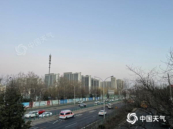 北京今日能见度好转阵风可达七级左右 最高温将升至18℃