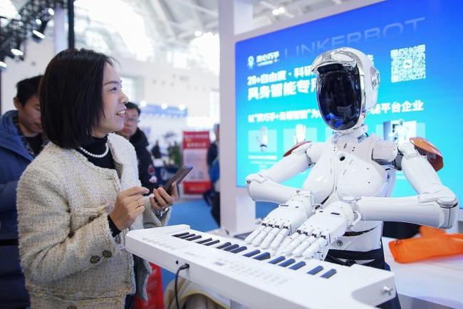 真抓实干 把施工图变成实景图 奋斗铸就幸福生活