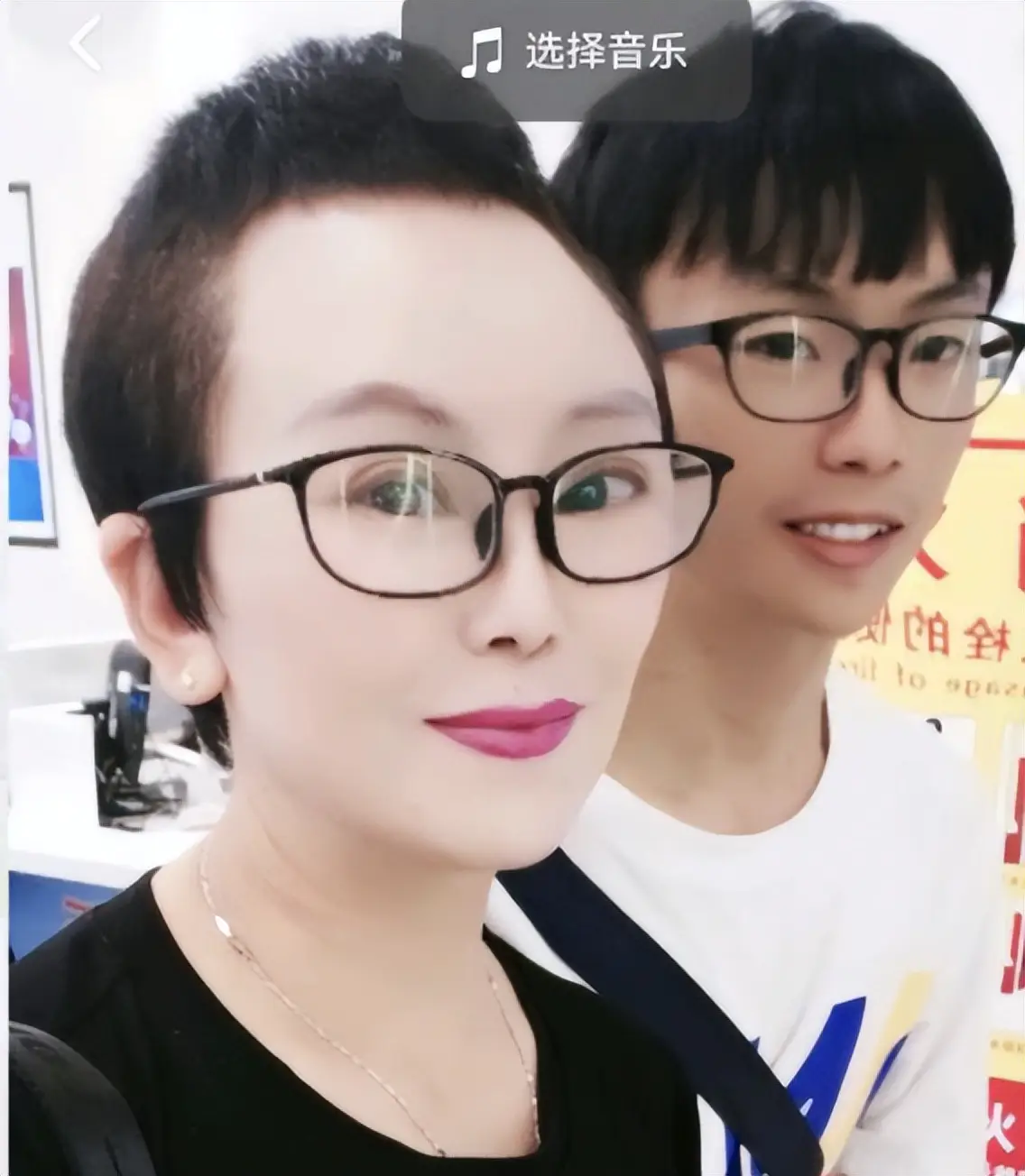网红快嘴二姐去世，死因灵堂曝光，最后骨瘦如柴，女儿从未来探望