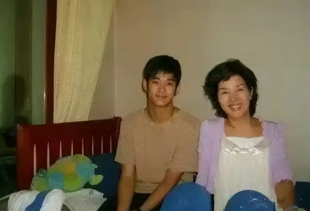 家暴+单亲！难怪金秀贤的品性，会如此的偏激