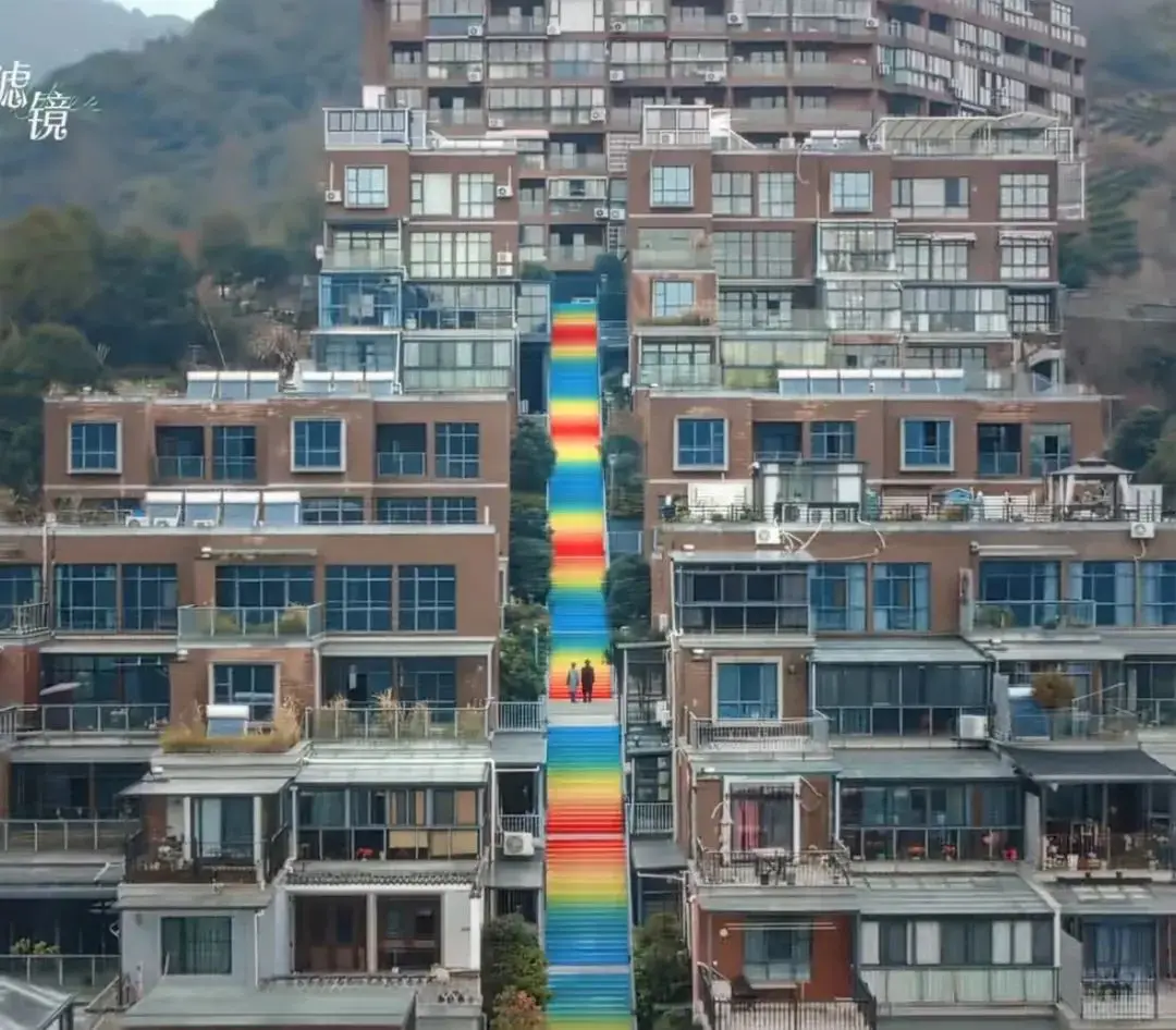 《滤镜》彩虹阶梯、《爱你》五柳巷……现偶潮带火文旅热，但剧“爆”了吗？