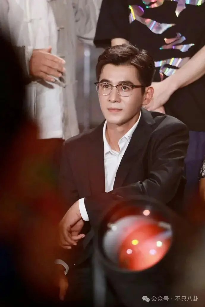 好久没见过明星公开吐槽明星了，这姐说话好猛……