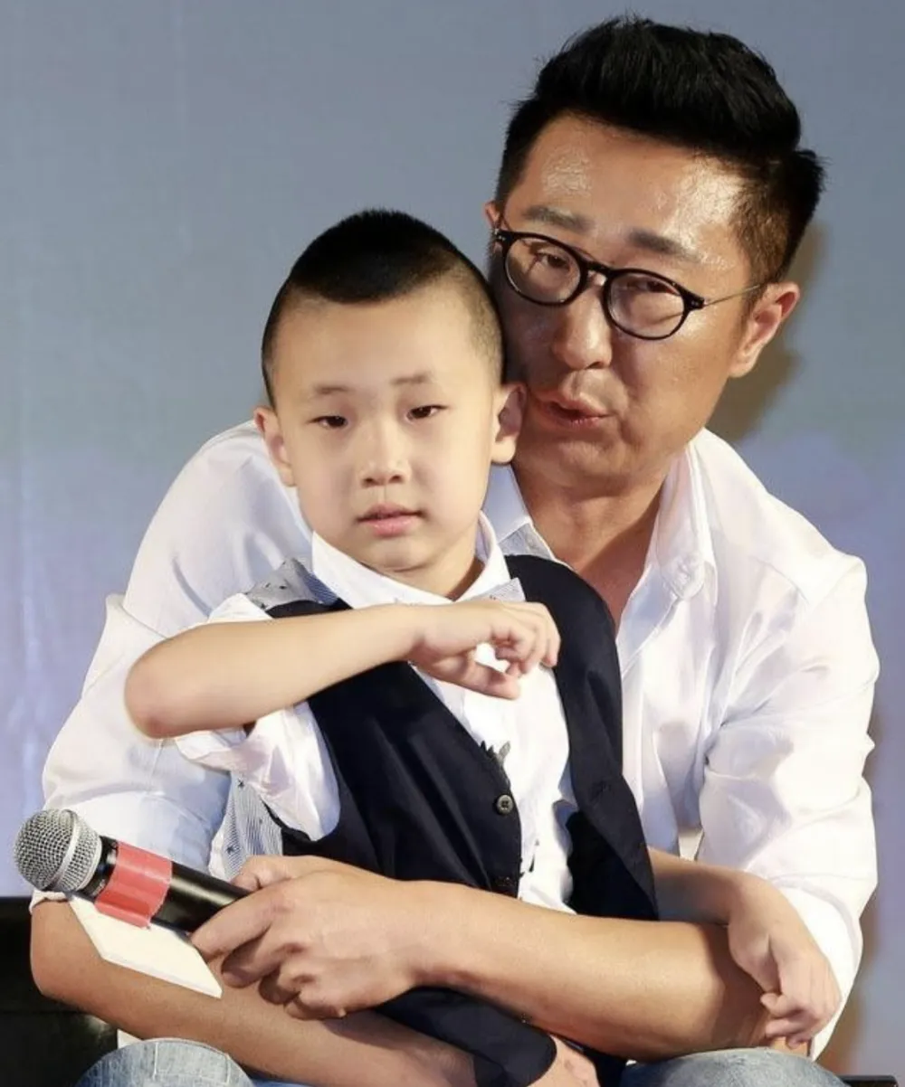 基因真强大，这7位星二代像复制粘贴，不报父母名字就知是谁家娃
