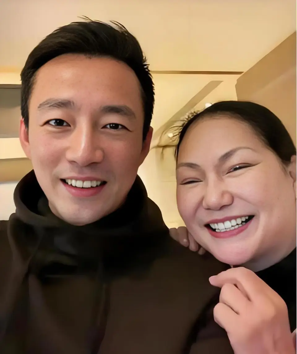 大S去世近40天，骨灰仍没安葬，遗产分配陷入僵局，S家人一言难尽
