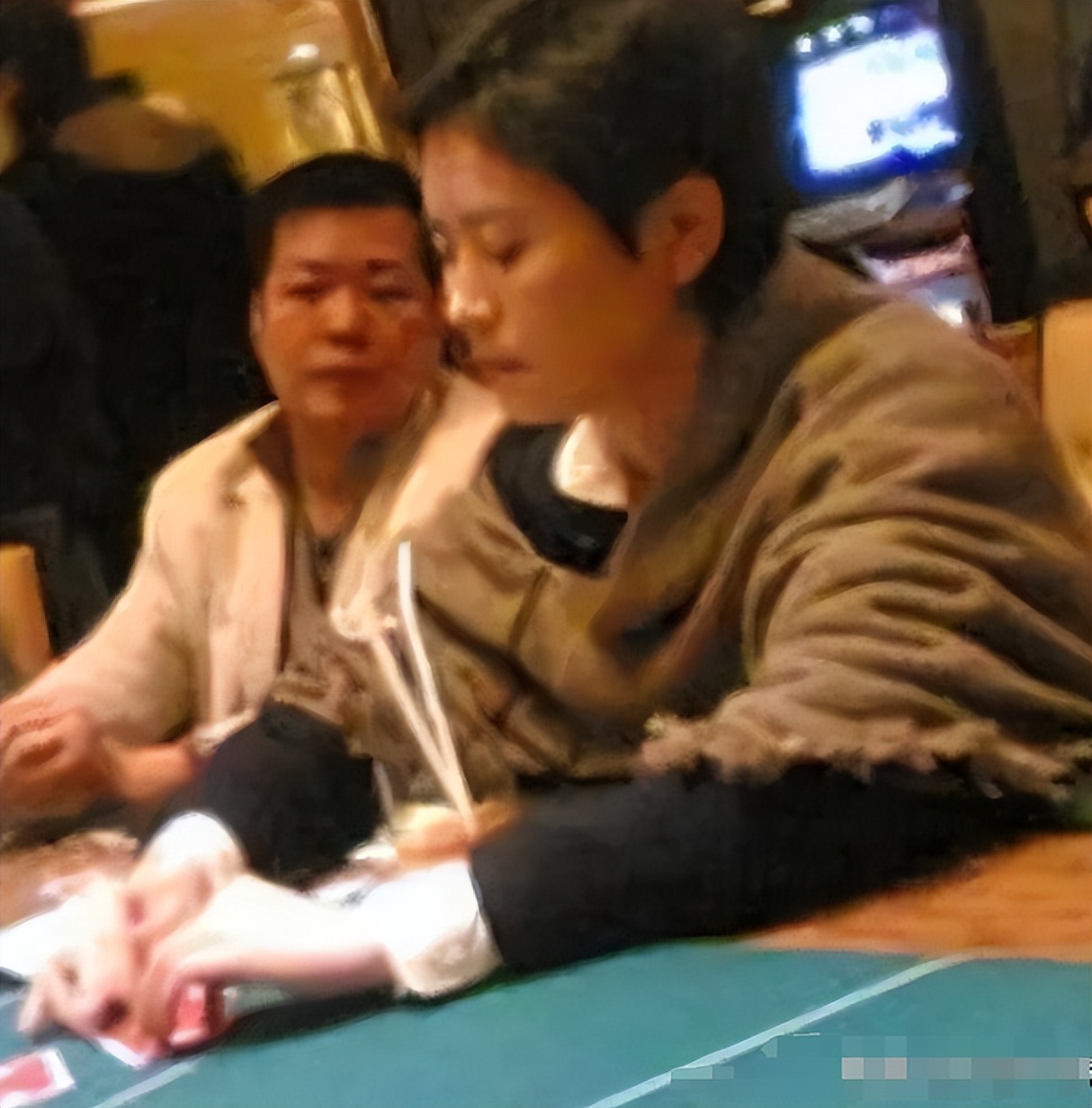 大批明星名人赌博照曝光！几乎人人输钱，最多一年有11人涉赌被抓