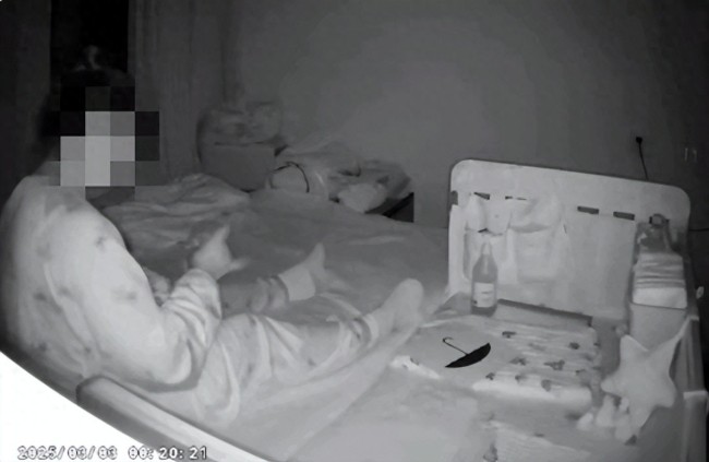 月嫂猛摇宝宝脑袋？月子中心回应 宝妈怒讨说法