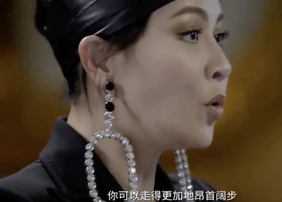 王晶曝刘嘉玲绑架案遭抨击！揭人伤疤没底线，港台艺人都避讳此事