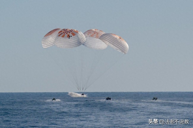 女宇航员滞留太空期间发生了什么 9个月的煎熬旅程