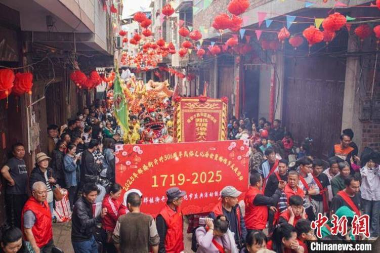 旅游市场下沉 年轻人热衷于探索“宝藏小城”